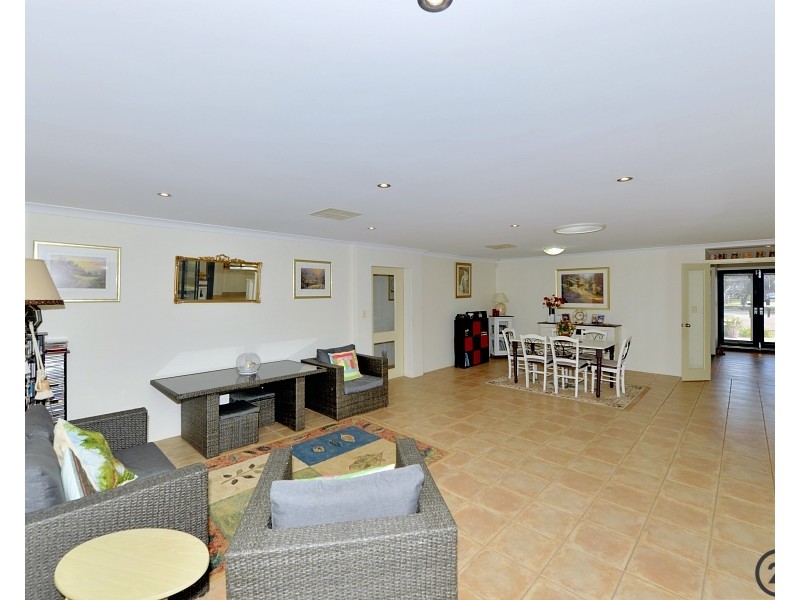 6 Cohen Vista, Lakelands WA 6180