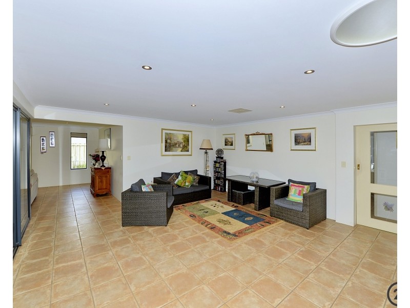 6 Cohen Vista, Lakelands WA 6180