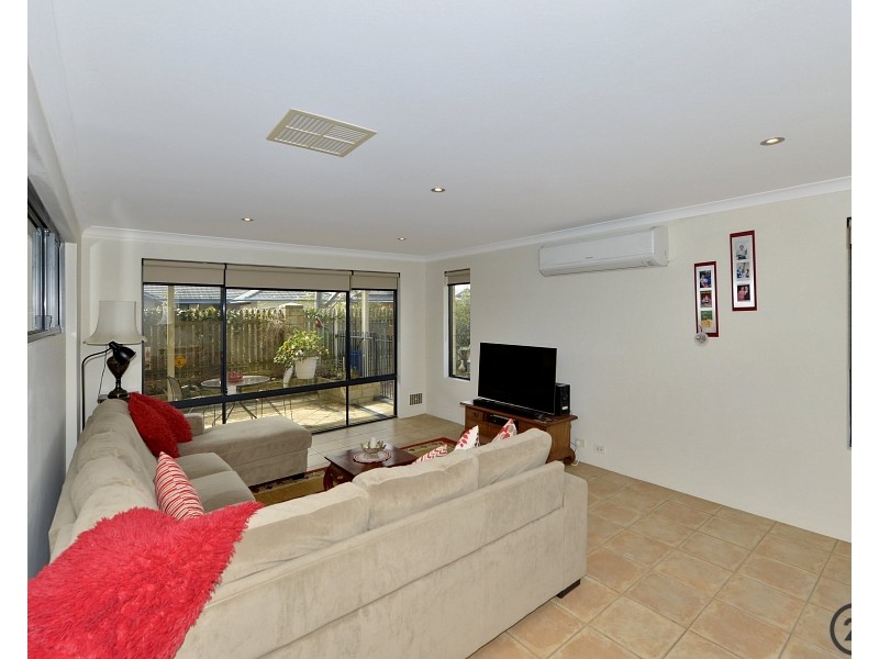 6 Cohen Vista, Lakelands WA 6180