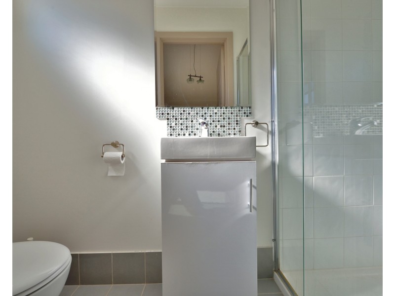 18 Mahogany Drive, Halls Head WA 6210