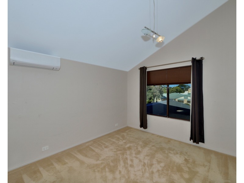 18 Mahogany Drive, Halls Head WA 6210