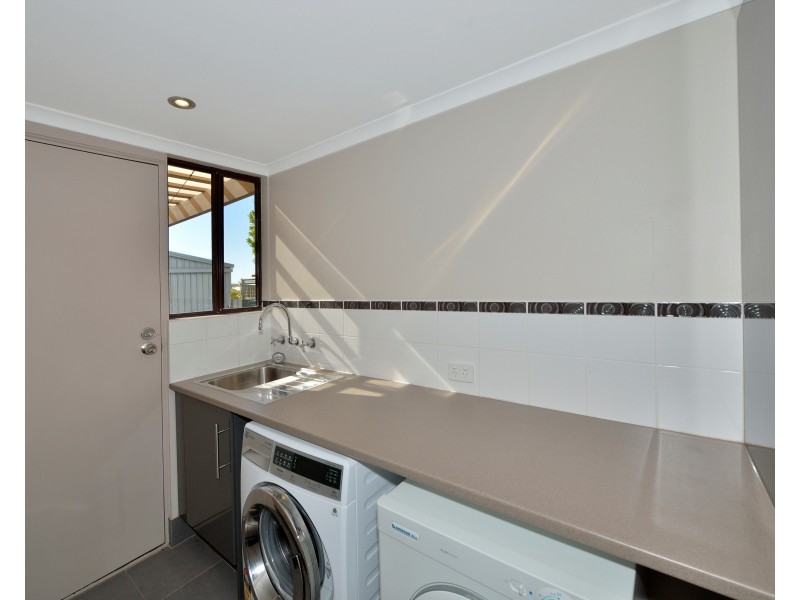 18 Mahogany Drive, Halls Head WA 6210