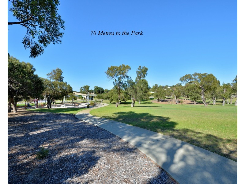 18 Mahogany Drive, Halls Head WA 6210