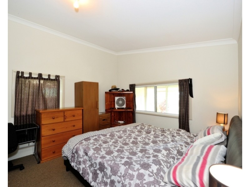 33 Eacott Street, Mandurah WA 6210