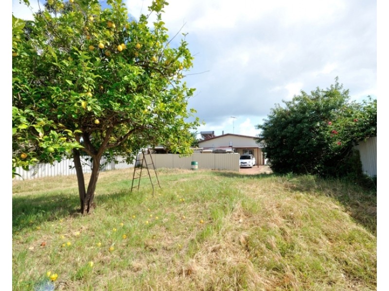 33 Eacott Street, Mandurah WA 6210