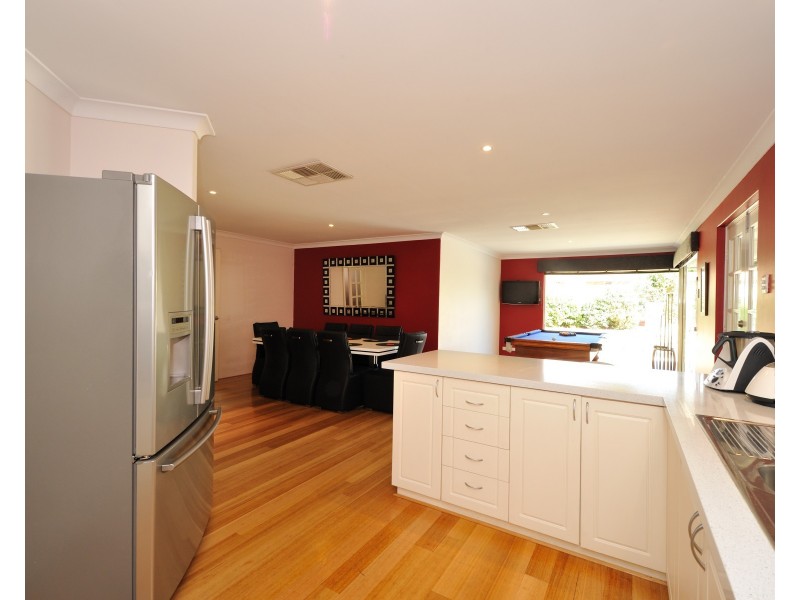 52 McLarty Road, Halls Head WA 6210