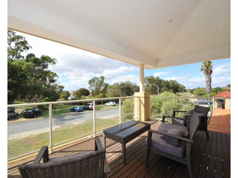 52 McLarty Road, Halls Head WA 6210
