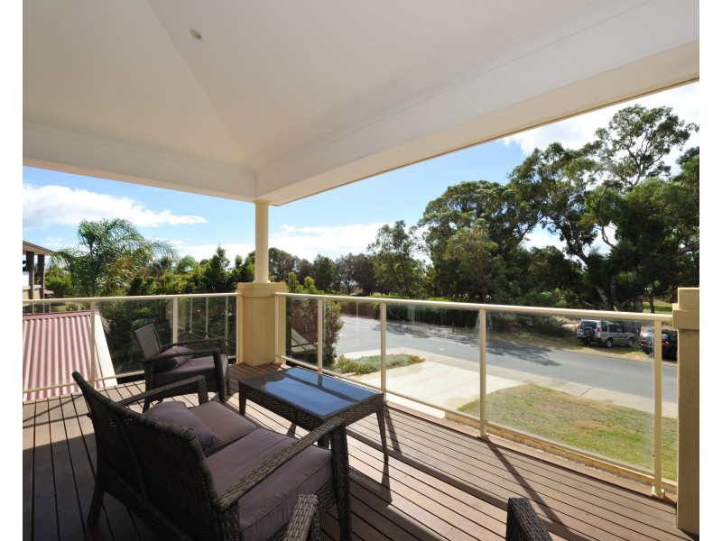 52 McLarty Road, Halls Head WA 6210