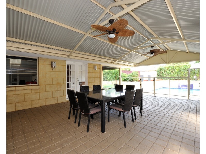 52 McLarty Road, Halls Head WA 6210
