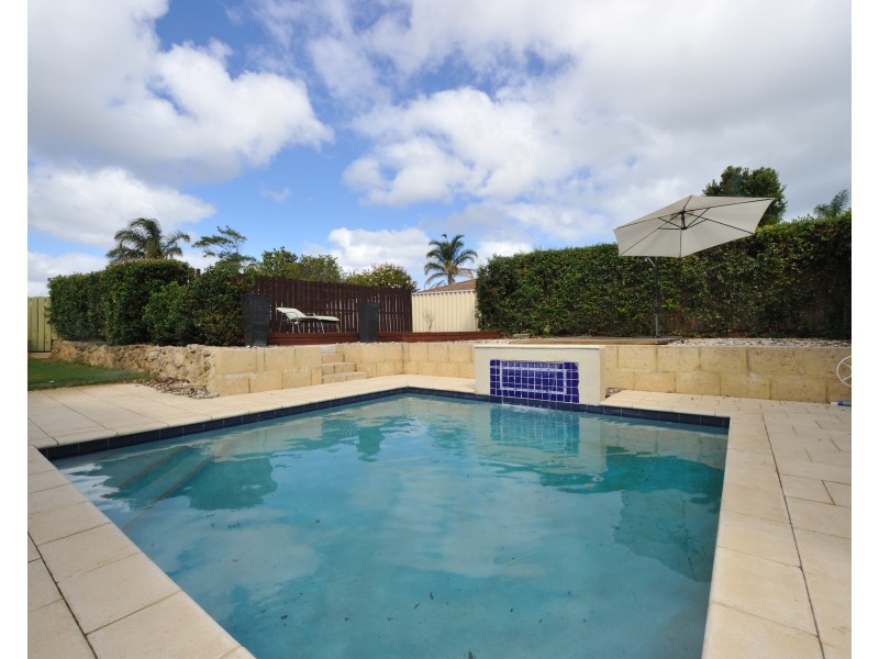 52 McLarty Road, Halls Head WA 6210