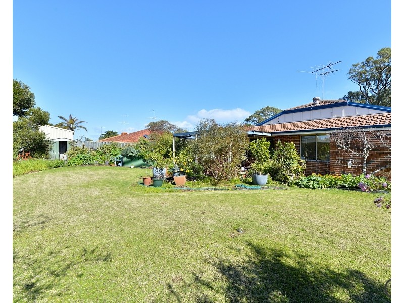 36 Pebble Beach Boulevard, Meadow Springs WA 6210