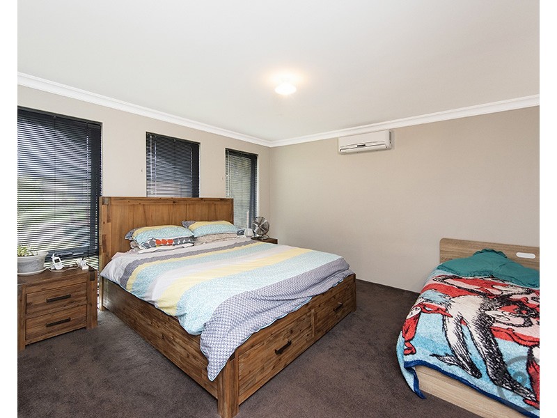 5 Karri Karri Pass, Lakelands WA 6180