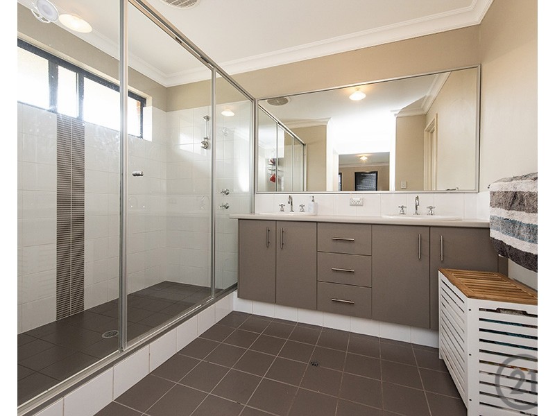 5 Karri Karri Pass, Lakelands WA 6180