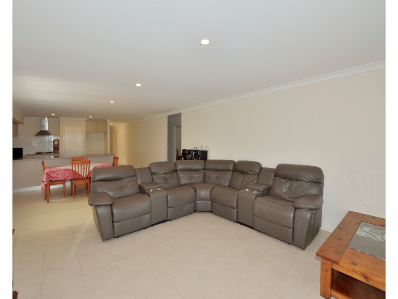 38 Pegus Meander, South Yunderup WA 6208