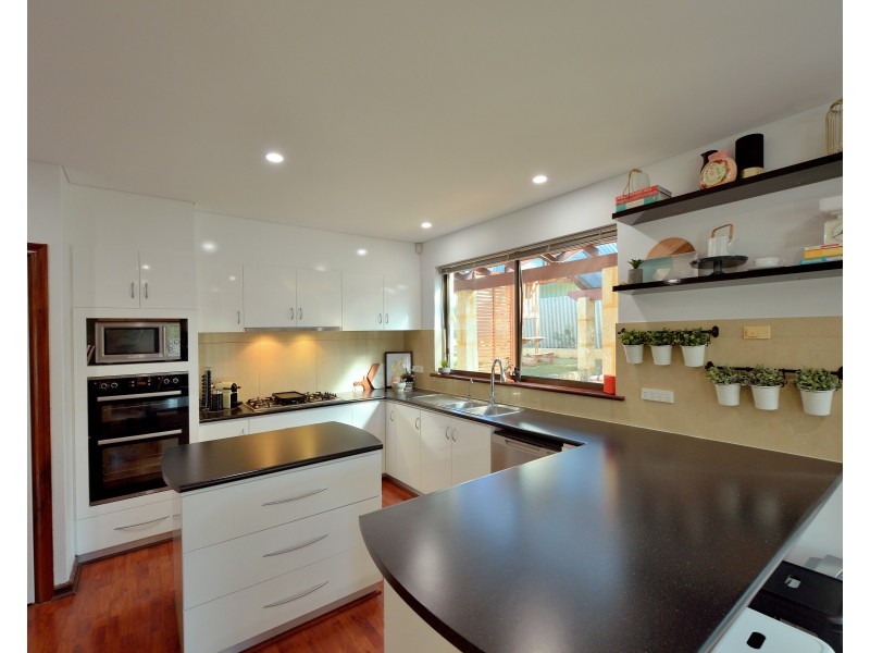 12 Dalrymple Terrace, Halls Head WA 6210