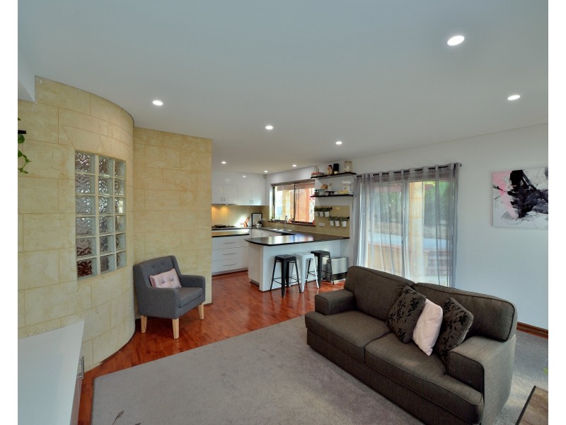 12 Dalrymple Terrace, Halls Head WA 6210