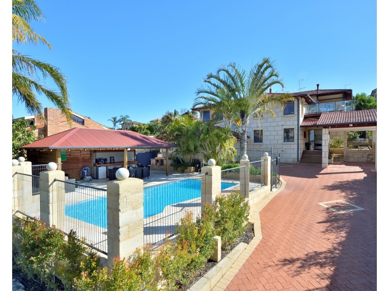 12 Dalrymple Terrace, Halls Head WA 6210