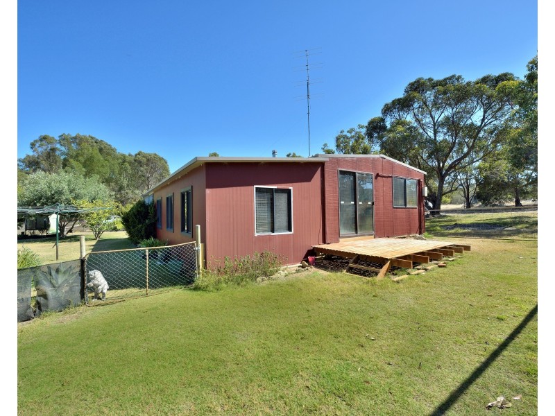 4 Haub Road, Lake Clifton WA 6215