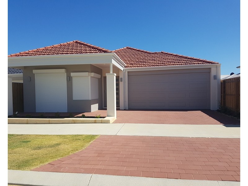 4 Pavetta Approach, Halls Head WA 6210