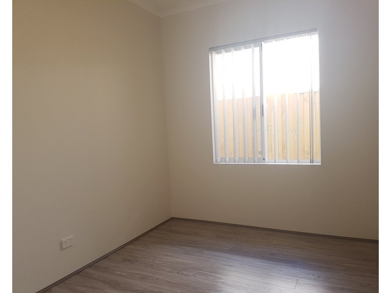 4 Pavetta Approach, Halls Head WA 6210