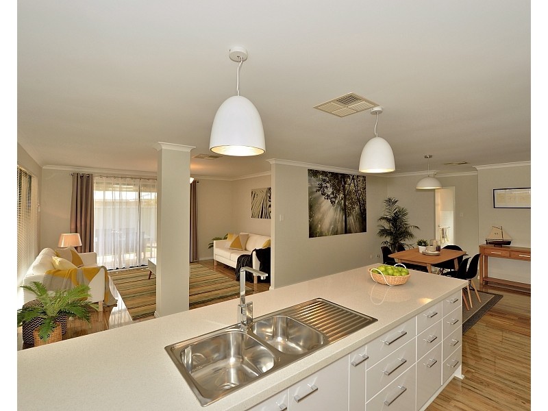 2 Meda Close, Greenfields WA 6210