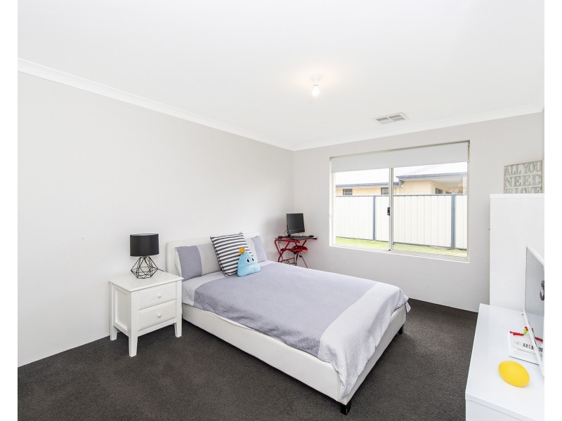 21 Newbridge Street, Meadow Springs WA 6210