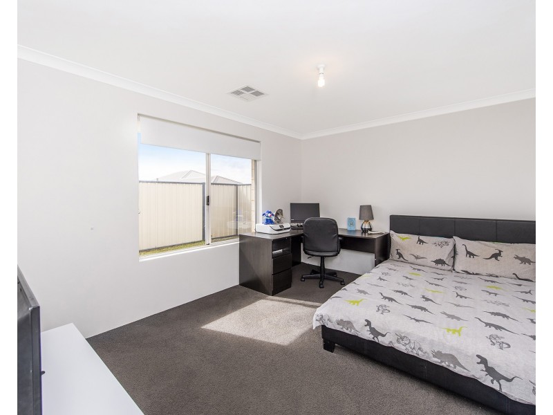 21 Newbridge Street, Meadow Springs WA 6210