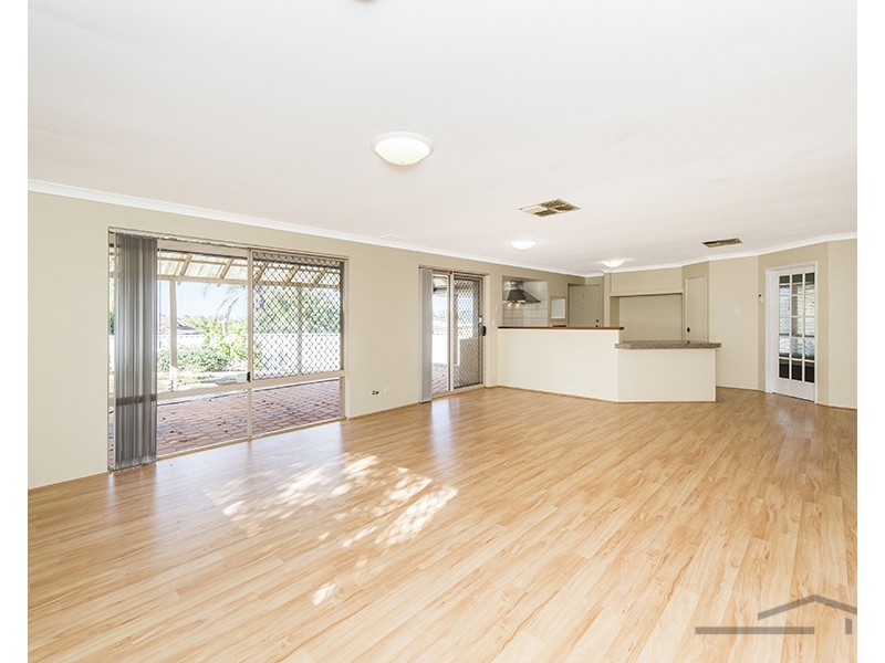 12 Malabor Mews, Halls Head WA 6210