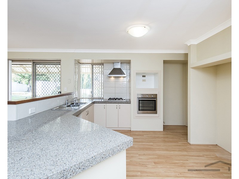 12 Malabor Mews, Halls Head WA 6210