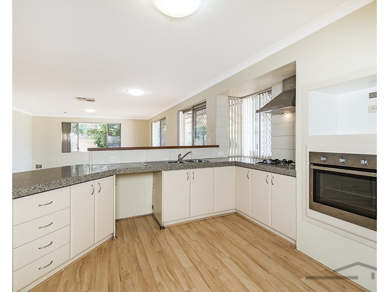 12 Malabor Mews, Halls Head WA 6210