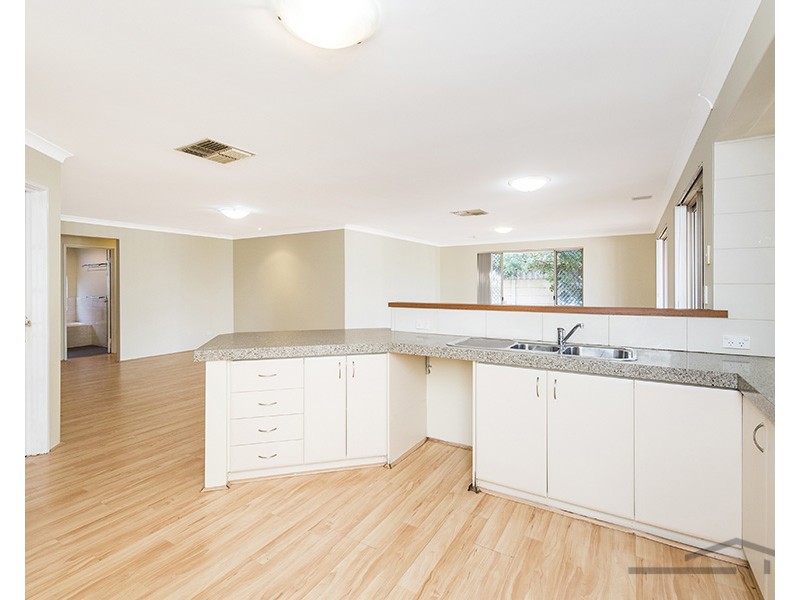 12 Malabor Mews, Halls Head WA 6210