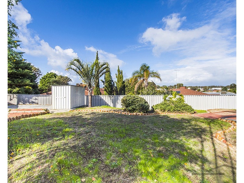 12 Malabor Mews, Halls Head WA 6210