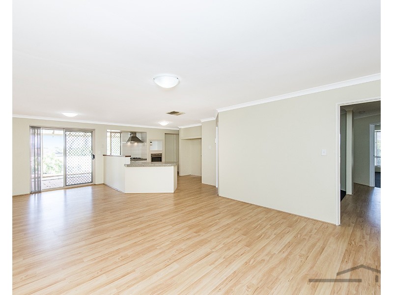 12 Malabor Mews, Halls Head WA 6210
