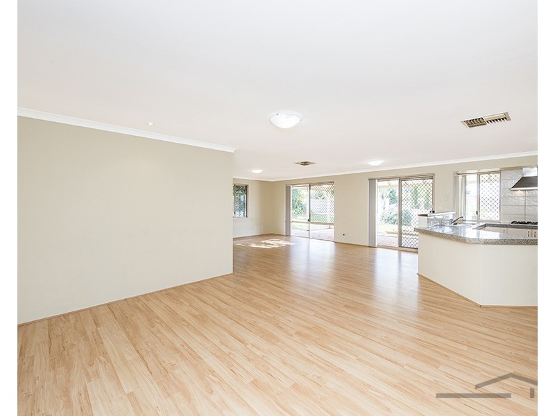 12 Malabor Mews, Halls Head WA 6210