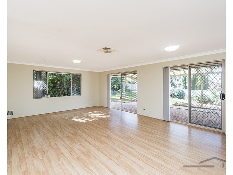 12 Malabor Mews, Halls Head WA 6210