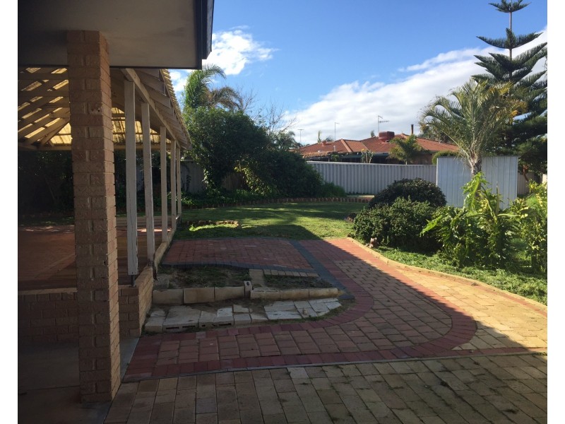 12 Malabor Mews, Halls Head WA 6210