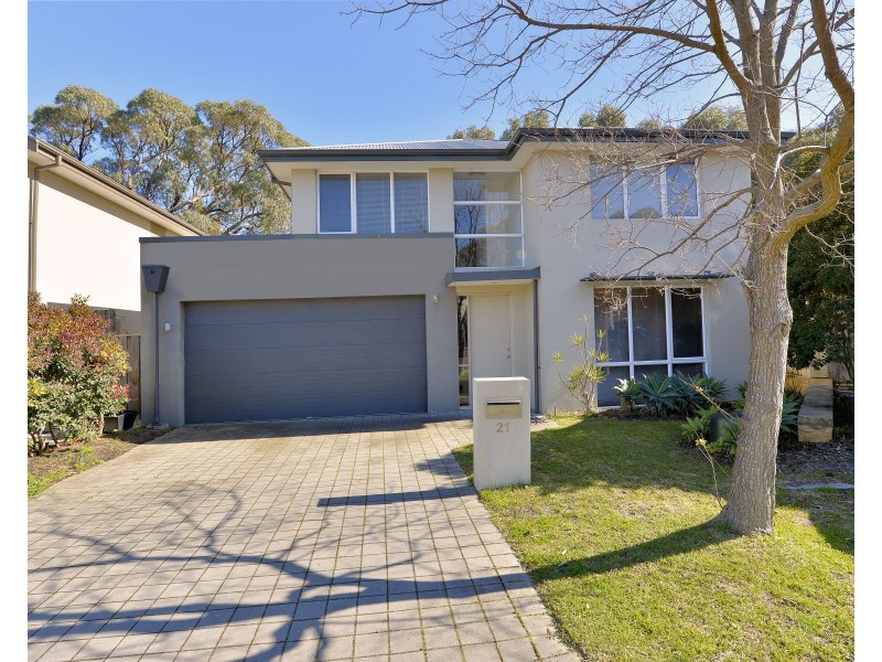 21 Malone Loop, Meadow Springs WA 6210