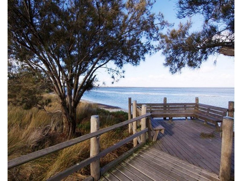 10 Illyarrie Avenue, Falcon WA 6210