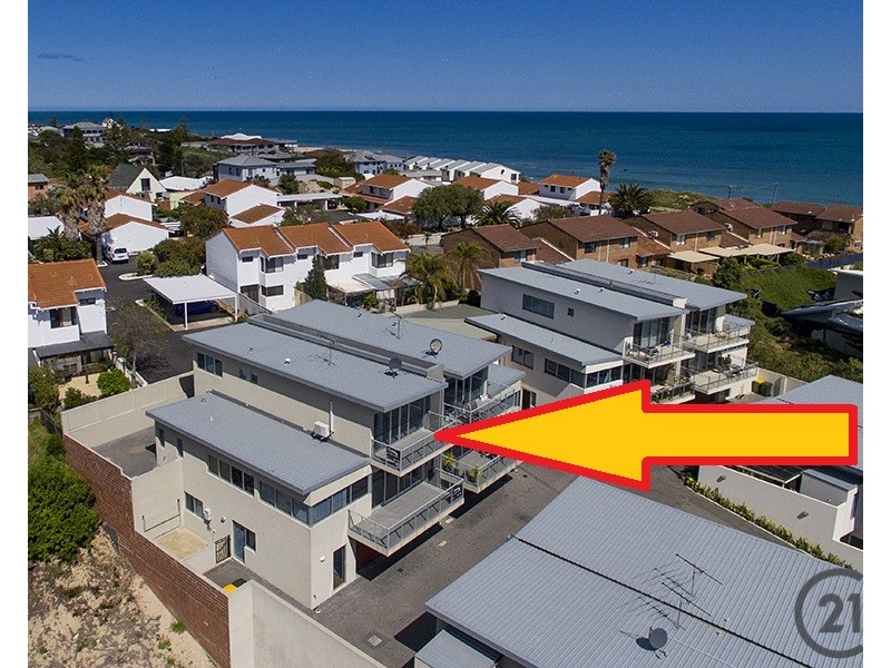 21D Oversby Street, Halls Head WA 6210