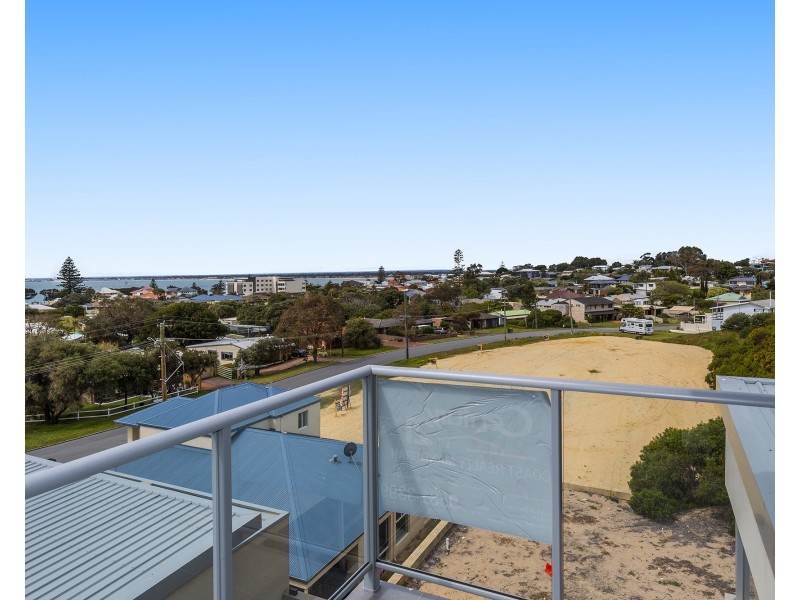 21D Oversby Street, Halls Head WA 6210
