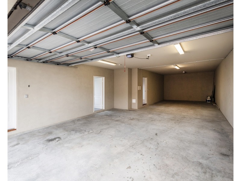21D Oversby Street, Halls Head WA 6210