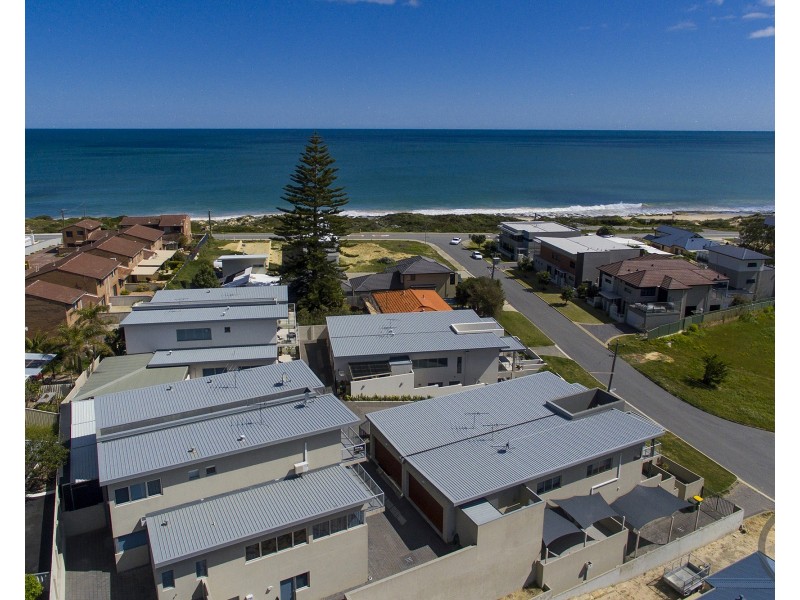 21D Oversby Street, Halls Head WA 6210