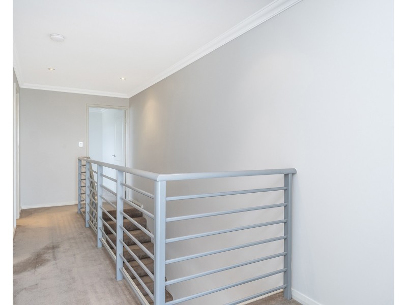 21D Oversby Street, Halls Head WA 6210