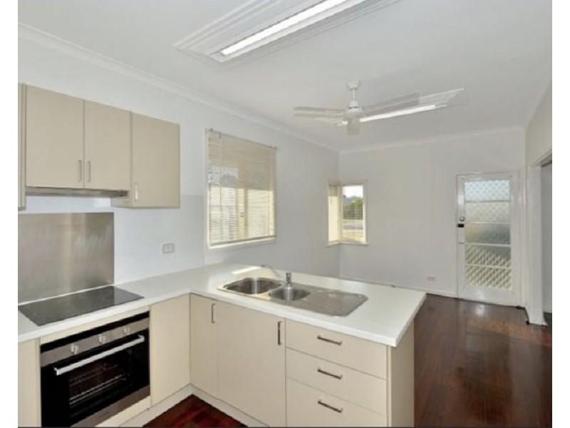 8 Nookie Street, Dudley Park WA 6210