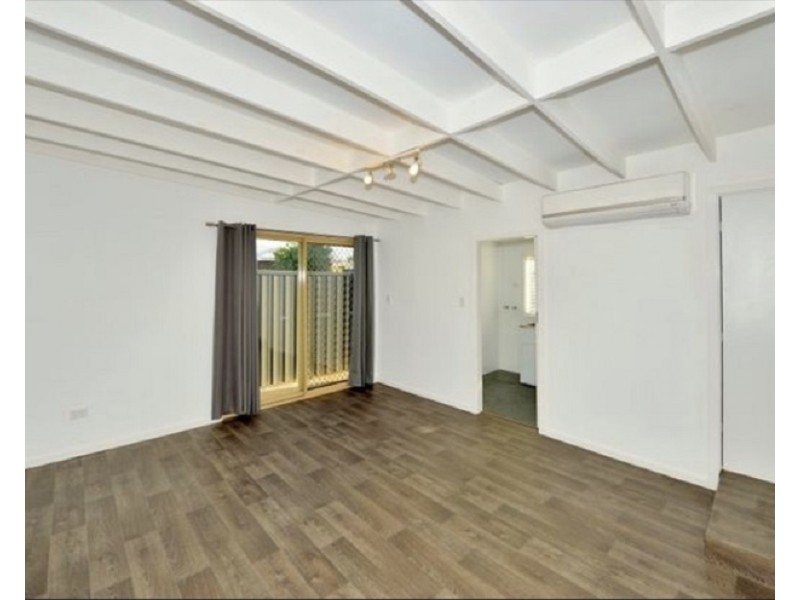 8 Nookie Street, Dudley Park WA 6210