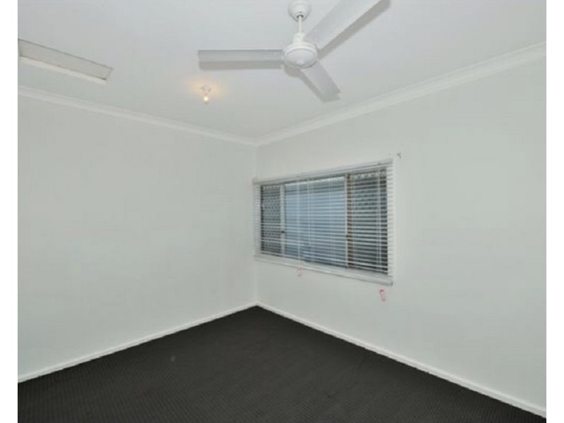 8 Nookie Street, Dudley Park WA 6210