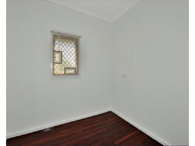 8 Nookie Street, Dudley Park WA 6210