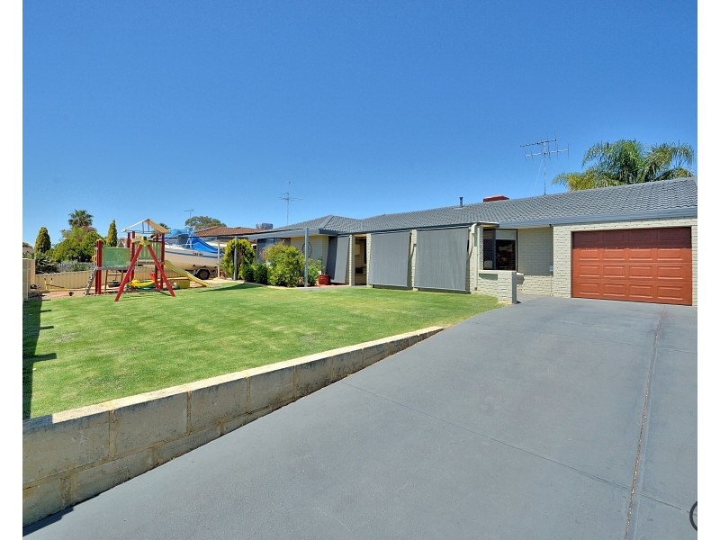 8 Penrith Street, Dudley Park WA 6210