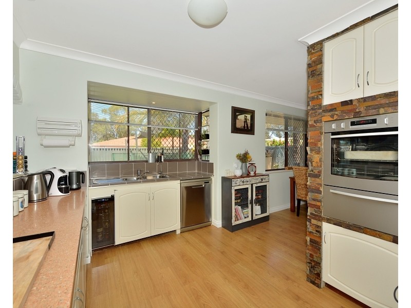 8 Penrith Street, Dudley Park WA 6210