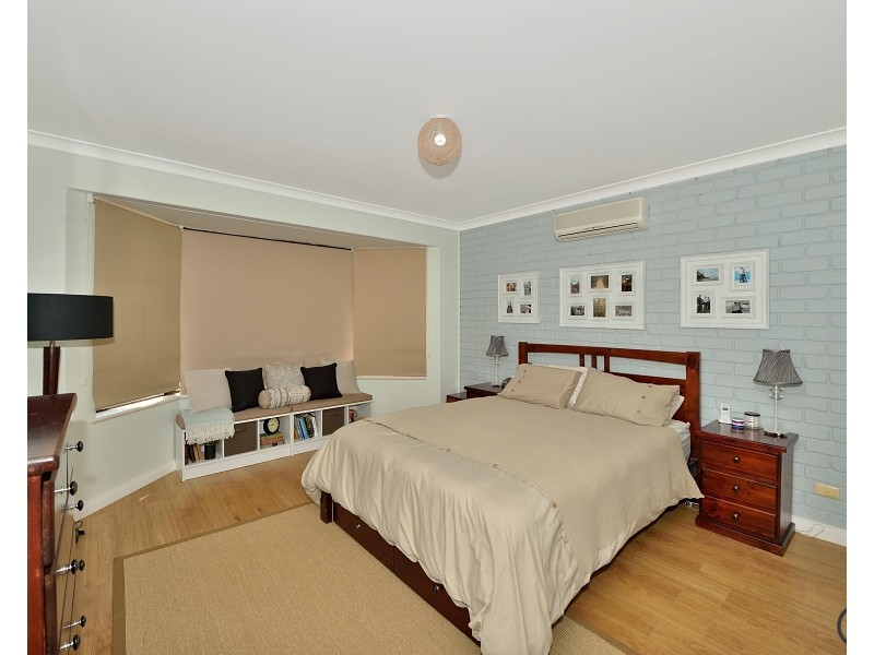 8 Penrith Street, Dudley Park WA 6210